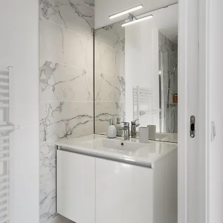 - Dagobert Aparthotel 3*
